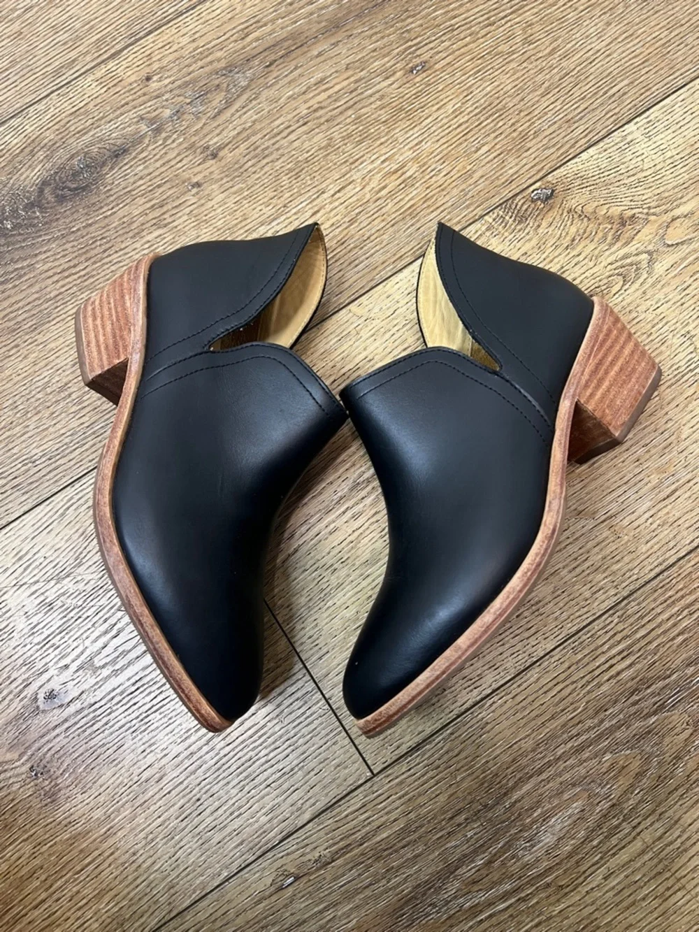 Nisolo Mia Everyday Ankle Bootie in Black Size 6.5
